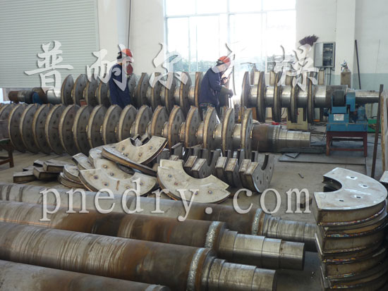 桨叶干燥机，桨叶轴制作现场